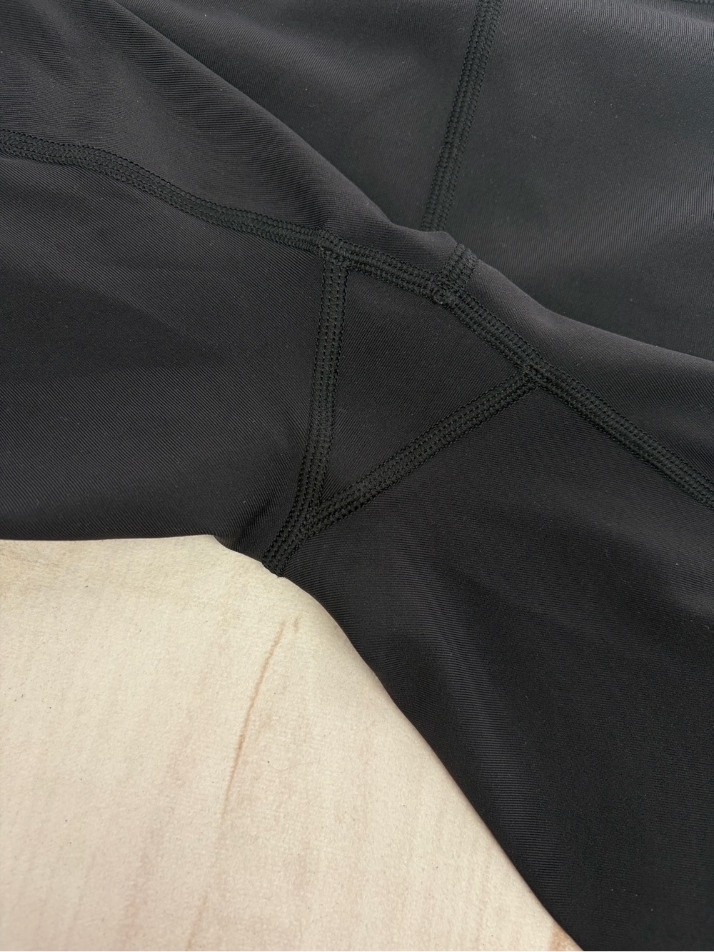 Lululemon Time To Sweat Crop *23” Black Sz 10 - Picture 15 of 16